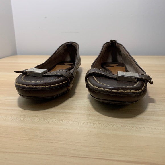 COPY - Chloé Brown Flats - Picture 4 of 11